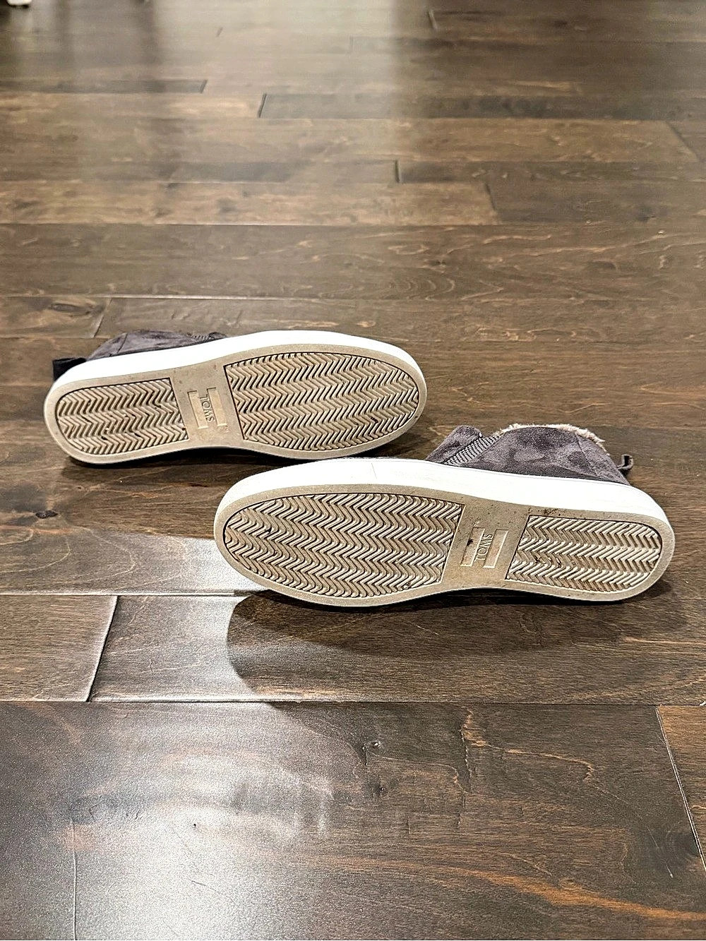 TOMS Faux Fur Slip-On Sneakers Gray & White US 7.5 - Picture 8 of 10